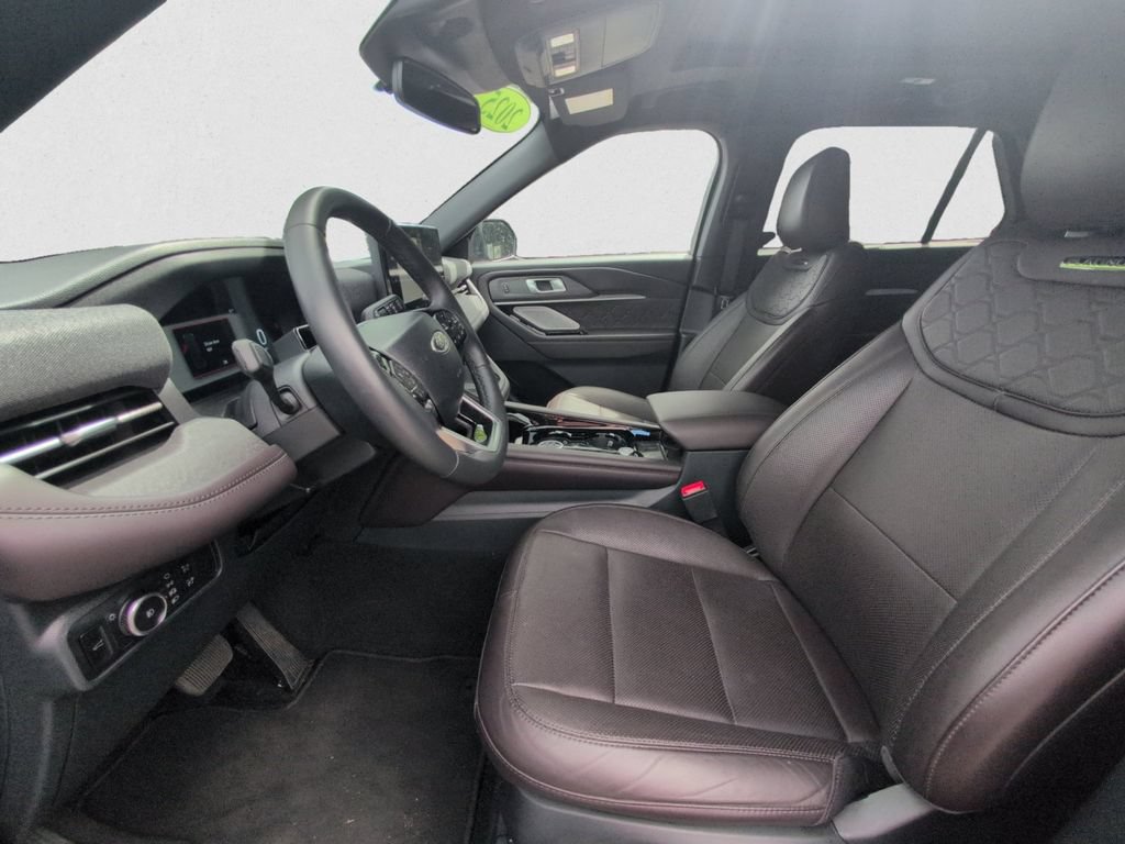 Certified 2025 Ford Explorer Platinum w/ LUX Leather Package AWD/4WD image 9