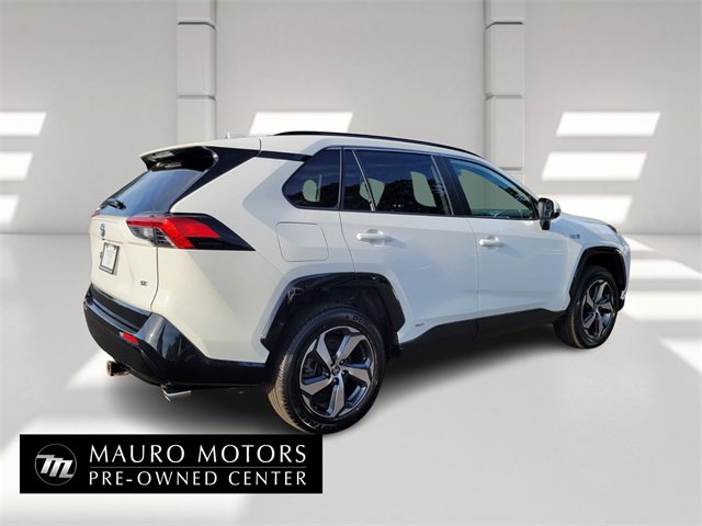 Used 2023 Toyota RAV4 SE image 3