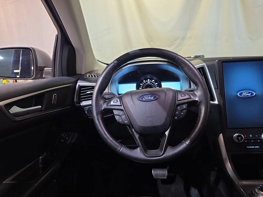 Used 2022 Ford Edge SEL w/ Convenience Package AWD/4WD image 11