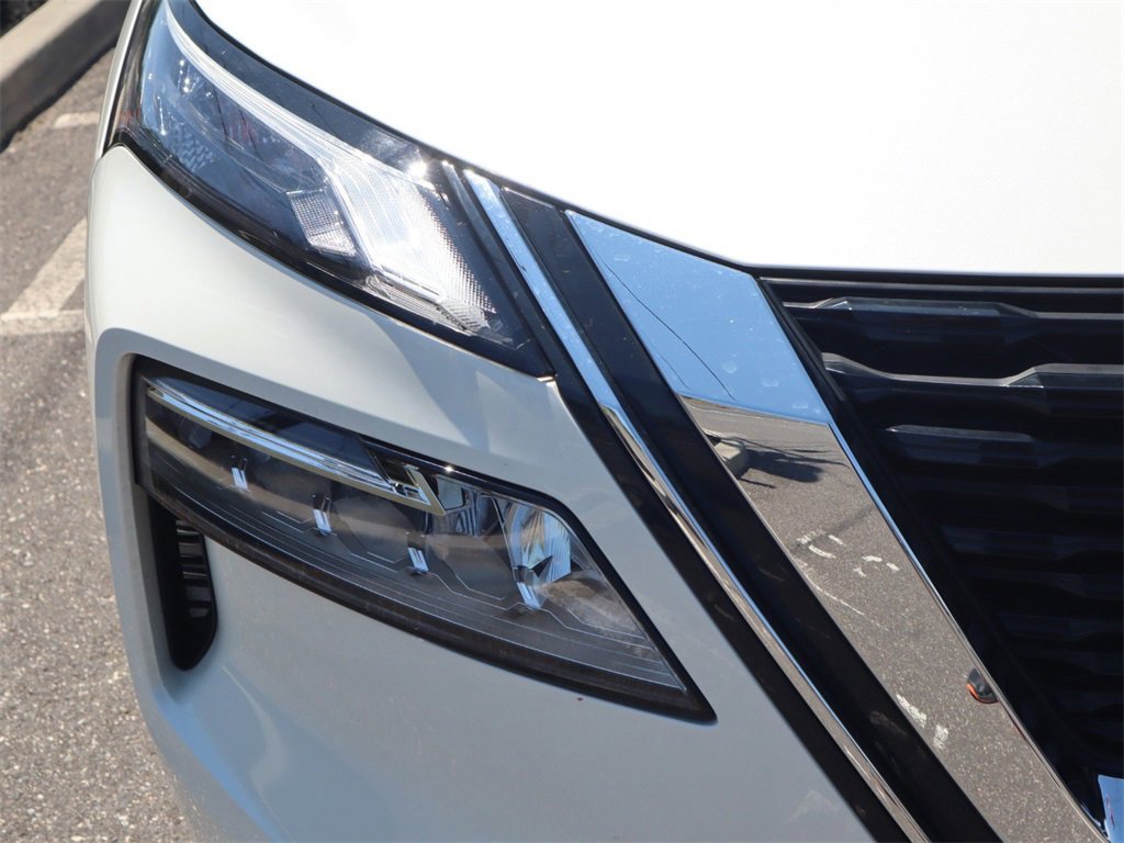 Certified 2023 Nissan Rogue SV image 12