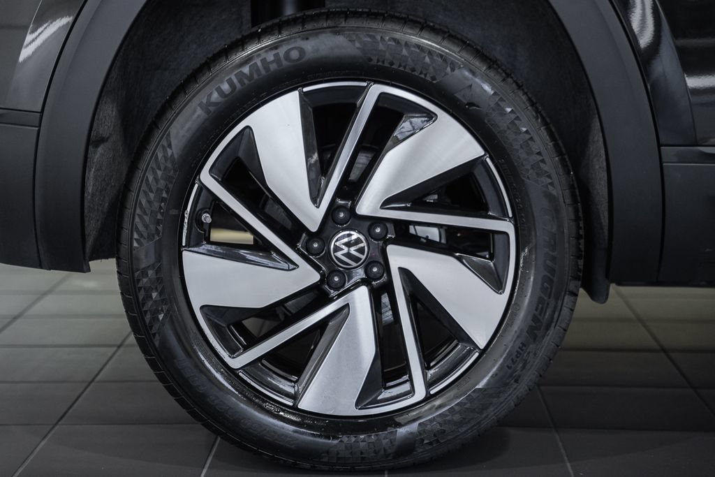Used 2025 Volkswagen Atlas SE AWD/4WD image 15
