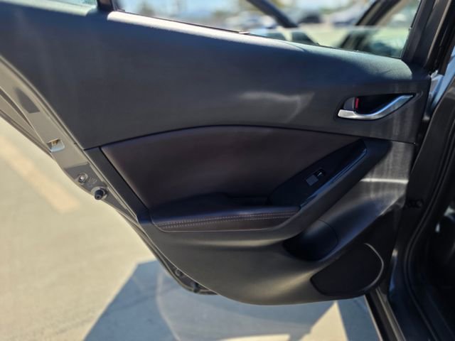 Used 2018 MAZDA MAZDA3 Grand Touring w/ Premium Equipment Package image 17