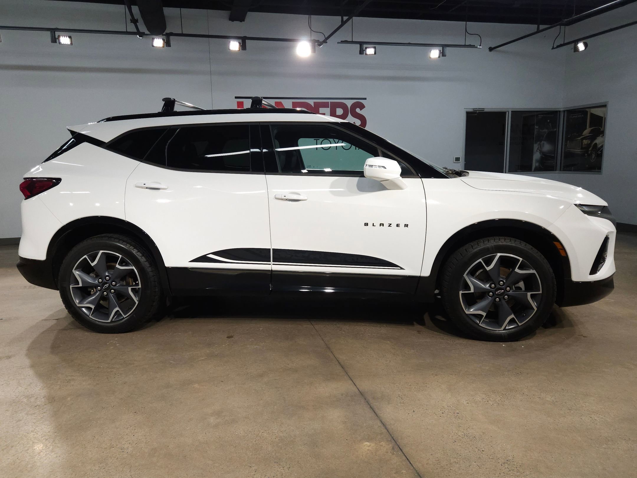Used 2019 Chevrolet Blazer RS w/ LPO, Sport Package image 8