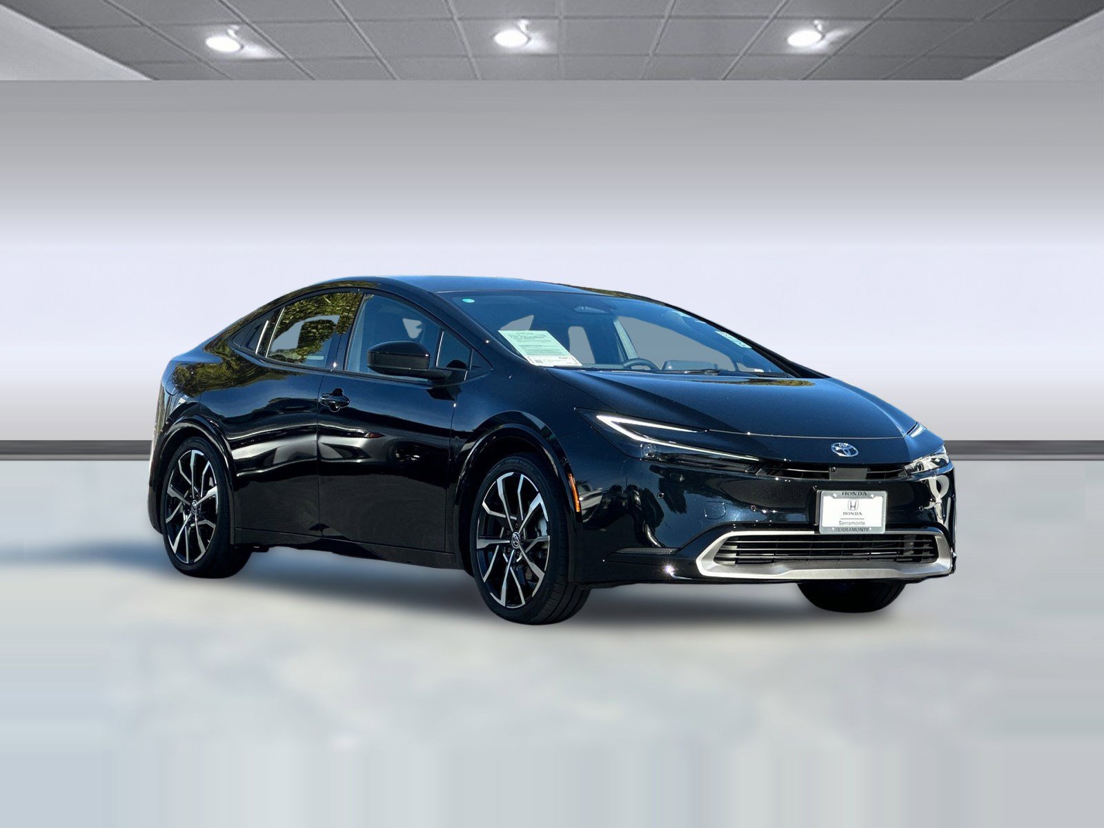 Used 2025 Toyota Prius Plug-In Hybrid image 7