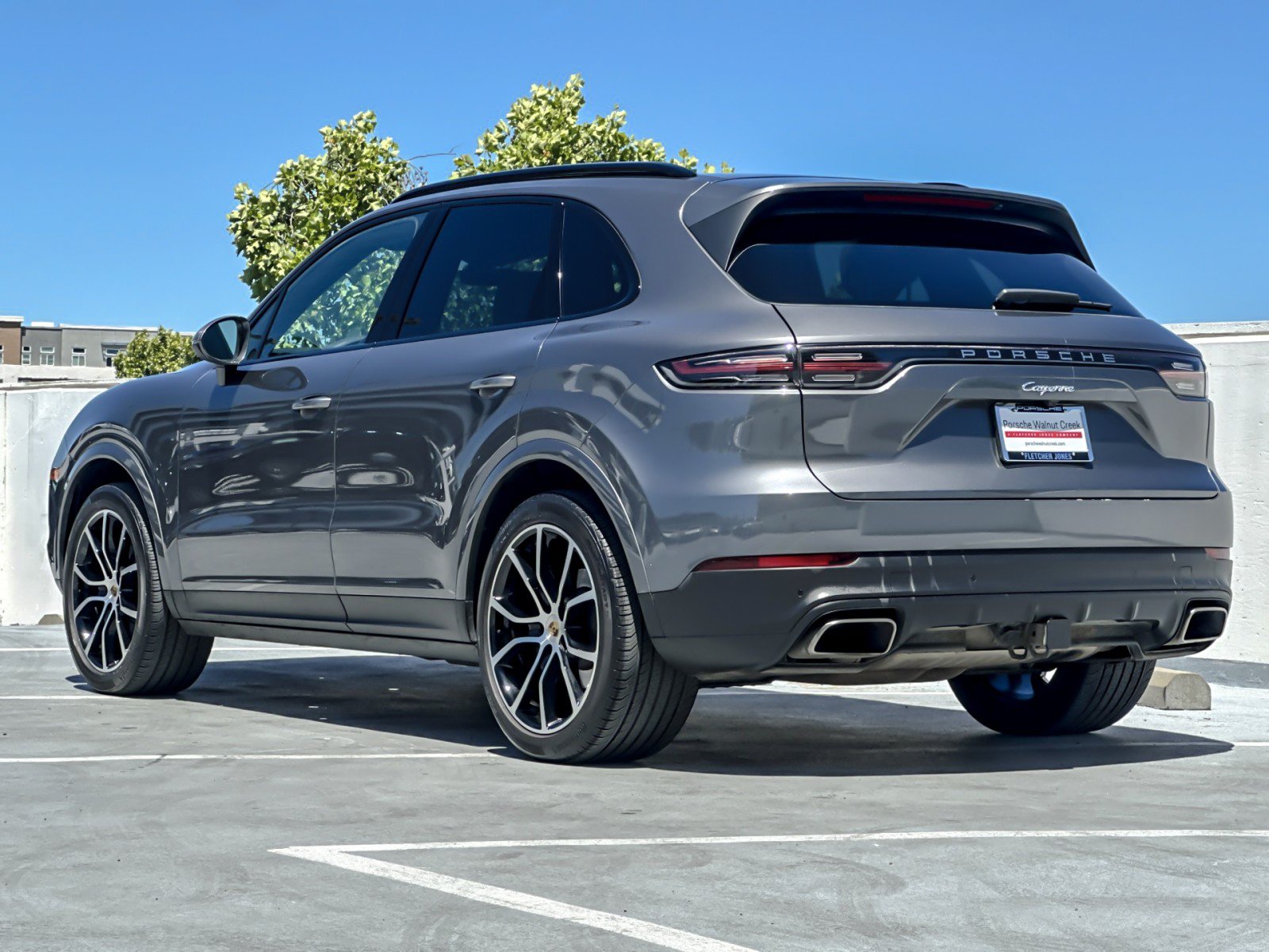 Used 2023 Porsche Cayenne AWD/4WD image 3