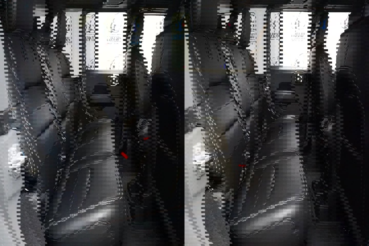 Used 2022 Jeep Wrangler Unlimited Sahara image 11