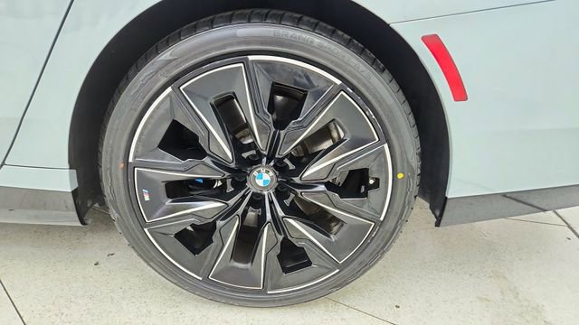 Used 2024 BMW 740i xDrive w/ Premium Package image 65