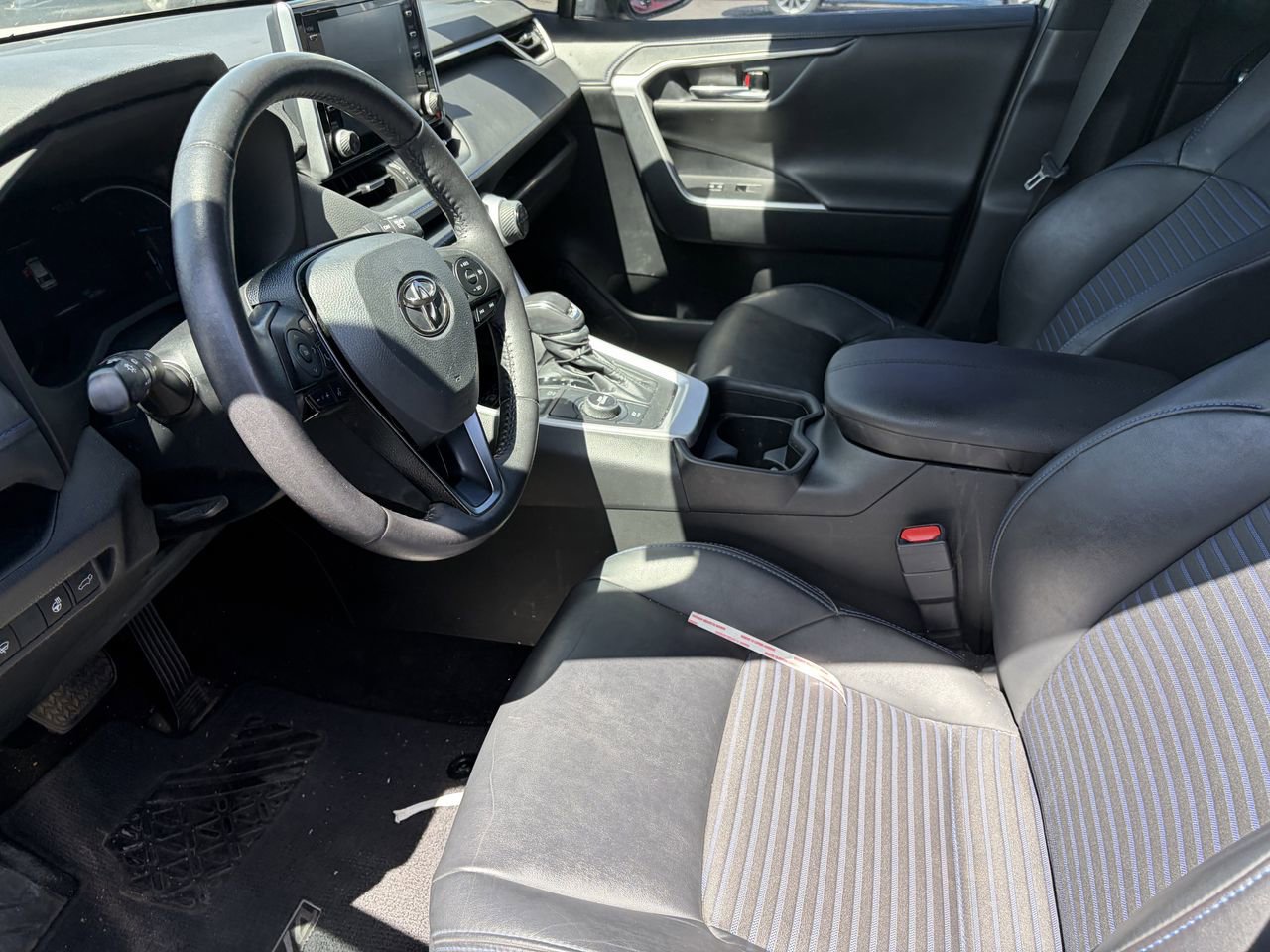 Used 2021 Toyota RAV4 XSE AWD/4WD image 6
