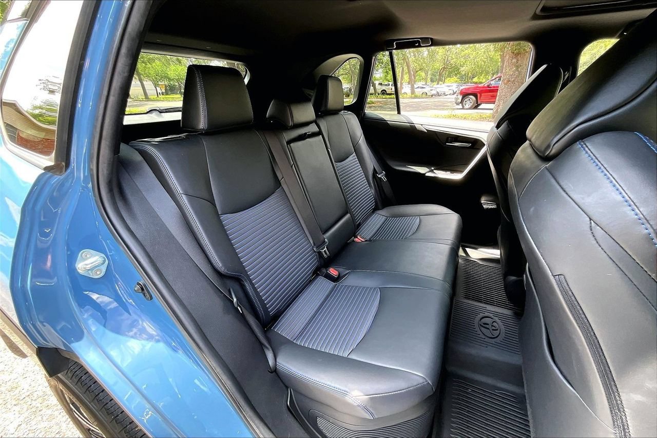 Used 2023 Toyota RAV4 XSE AWD/4WD image 22