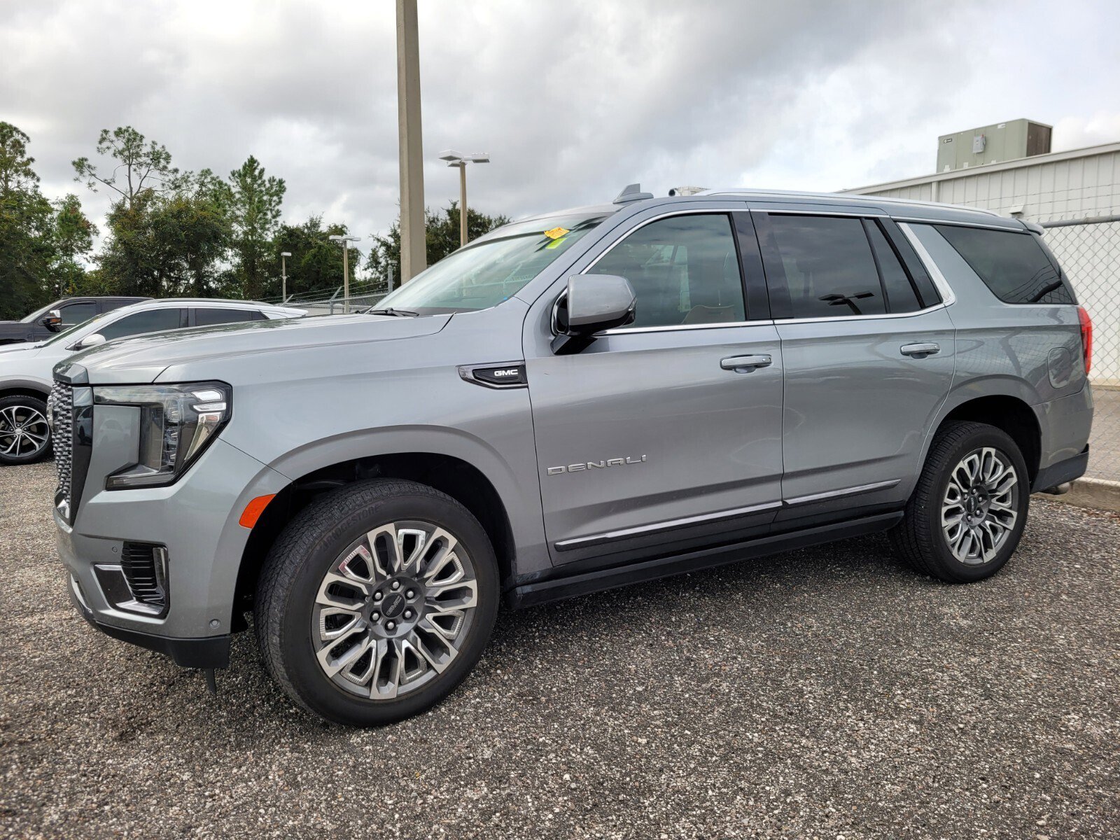 Used 2024 GMC Yukon Denali Ultimate image 3