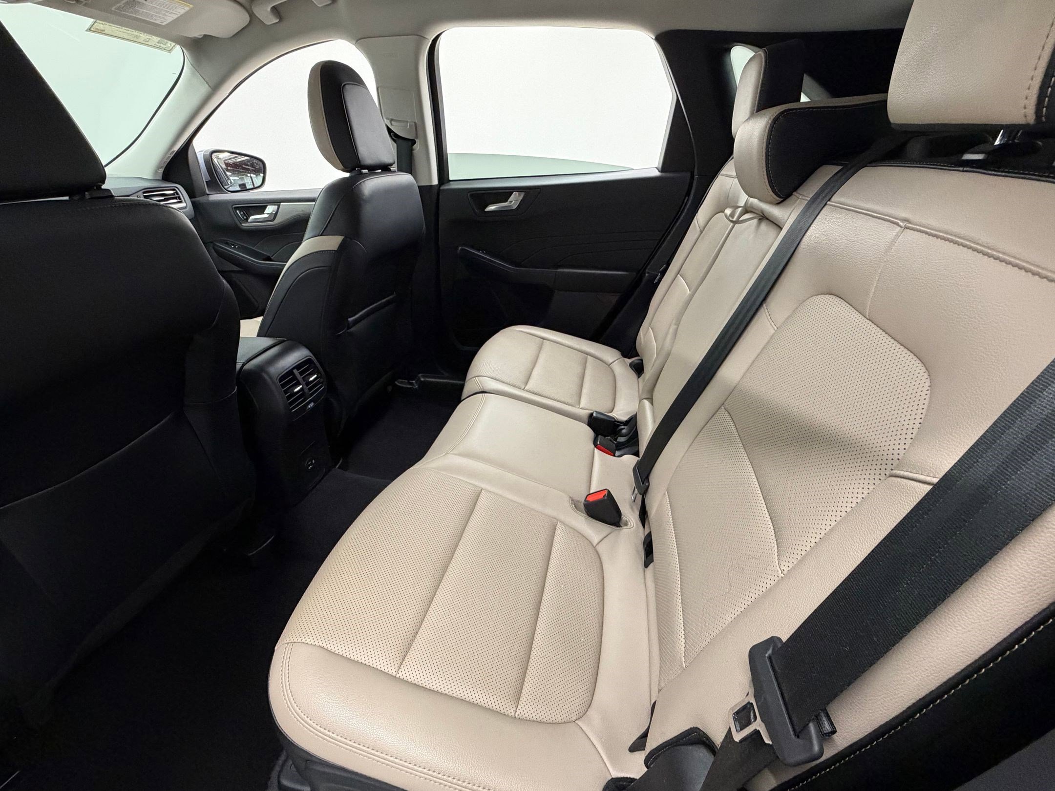 Used 2022 Ford Escape Titanium image 21