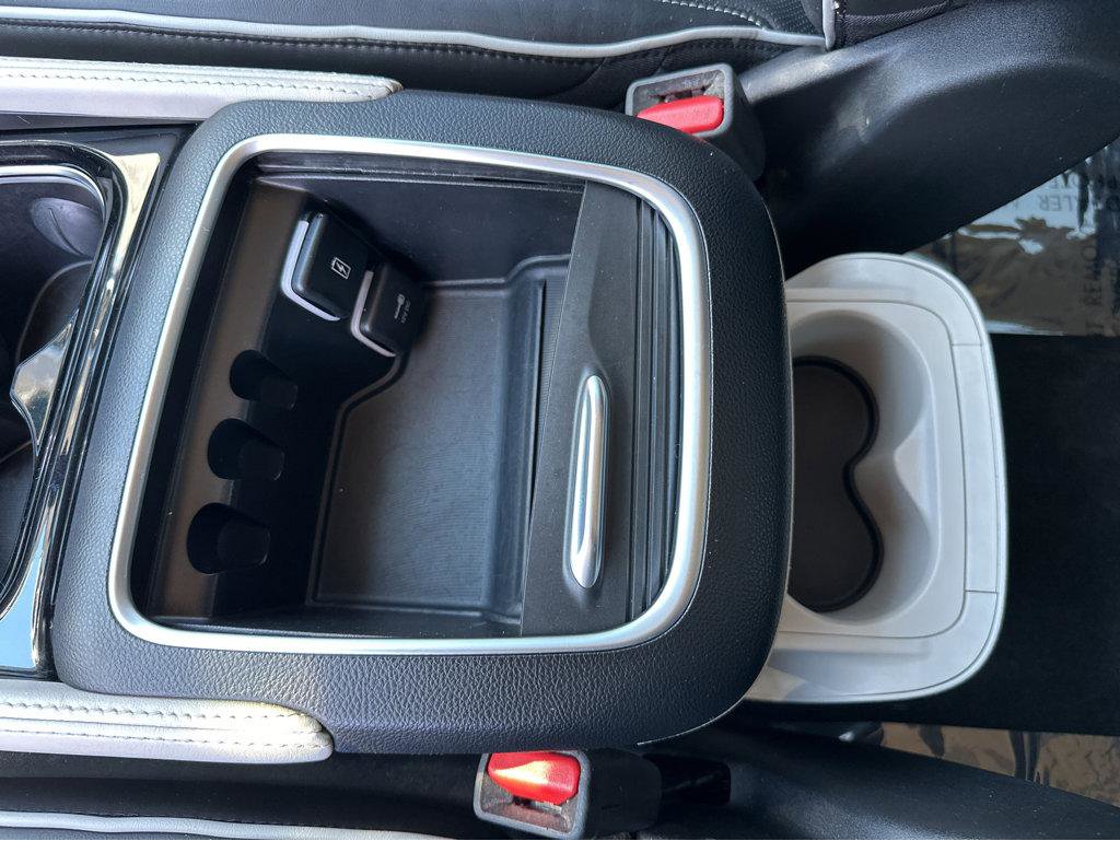 Used 2022 Chrysler Pacifica Limited image 30