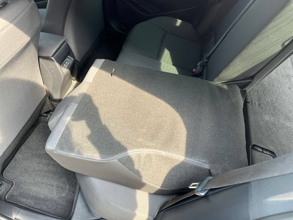 Used 2023 Toyota Corolla LE FWD image 28