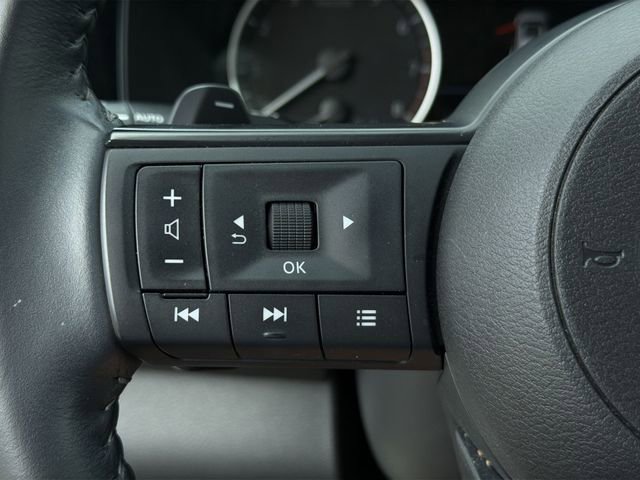 Used 2024 Nissan Pathfinder SV image 30