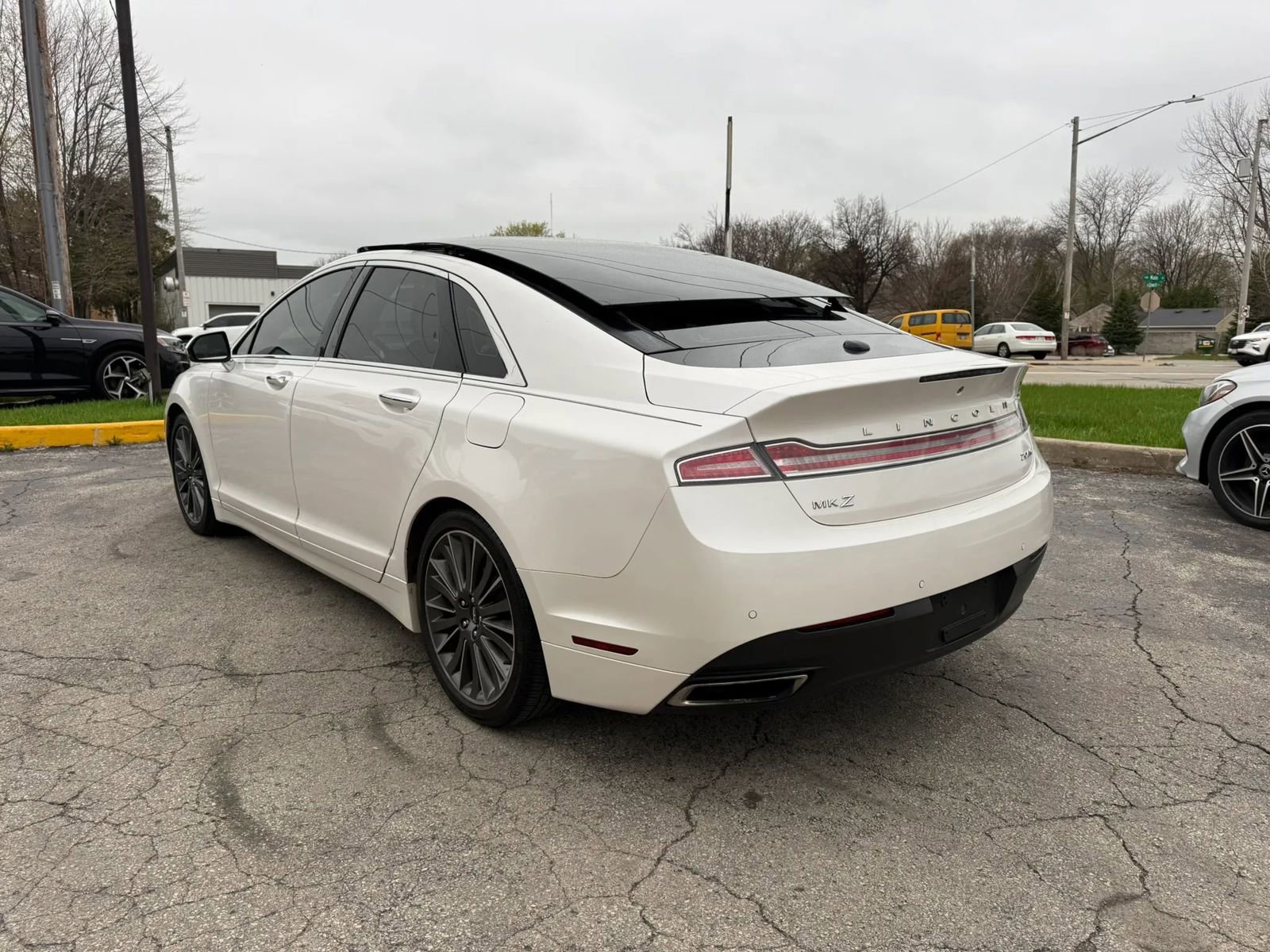 Used 2015 Lincoln MKZ AWD w/ Equipment Group 102A Reserve image 3