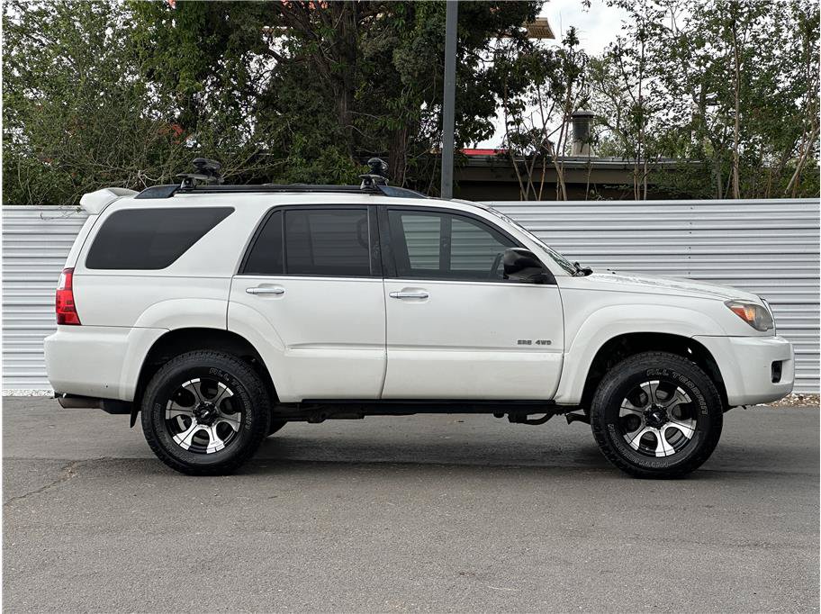 Used 2007 Toyota 4Runner SR5 AWD/4WD image 9
