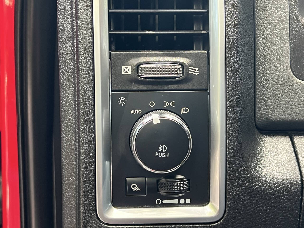 Used 2018 RAM 3500 Lone Star AWD/4WD image 39