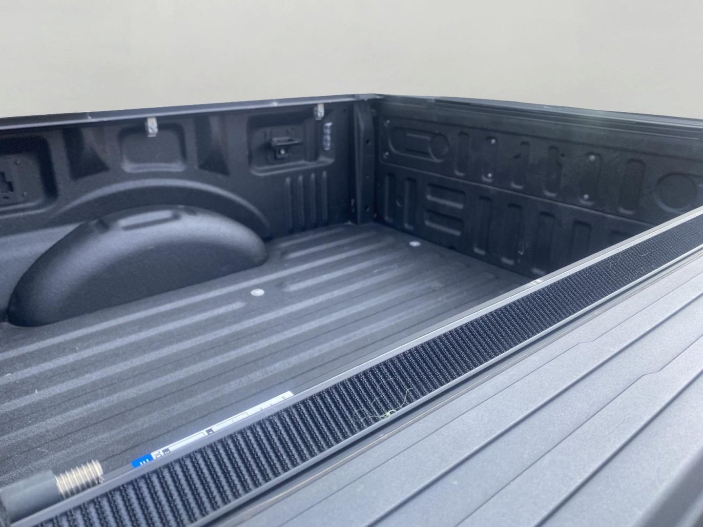 Certified 2019 Ford F150 Raptor w/ Equipment Group 802A Luxury AWD/4WD image 7