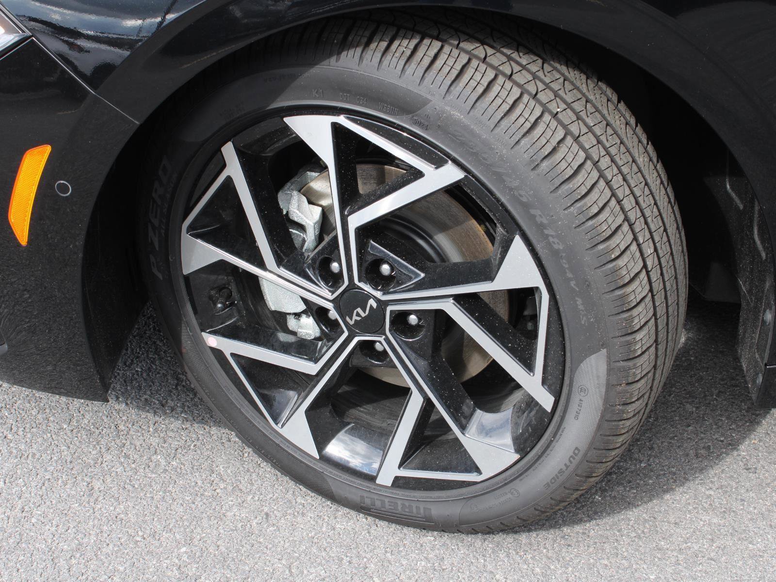 New 2025 Kia K5 EX image 9