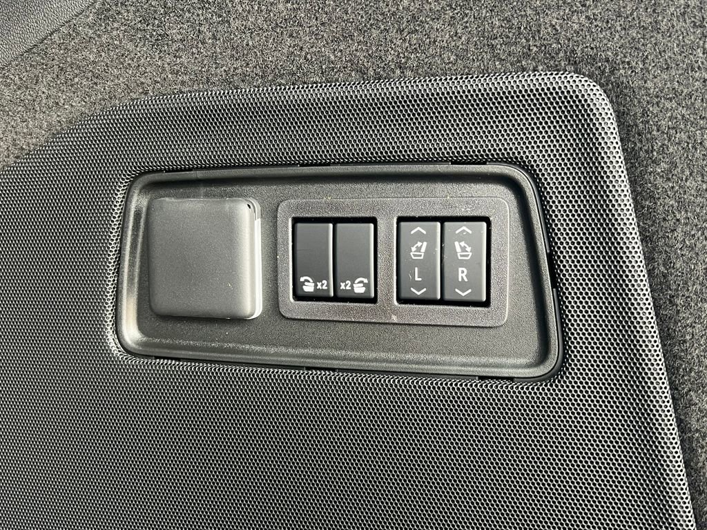 New 2026 Cadillac Escalade Platinum Sport w/ LPO, ONYX Package image 42