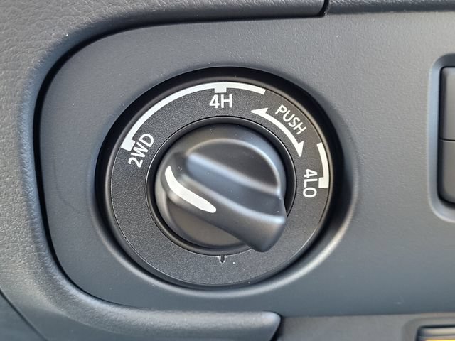 New 2026 Nissan Frontier SV w/ All-Weather Content Package AWD/4WD image 15