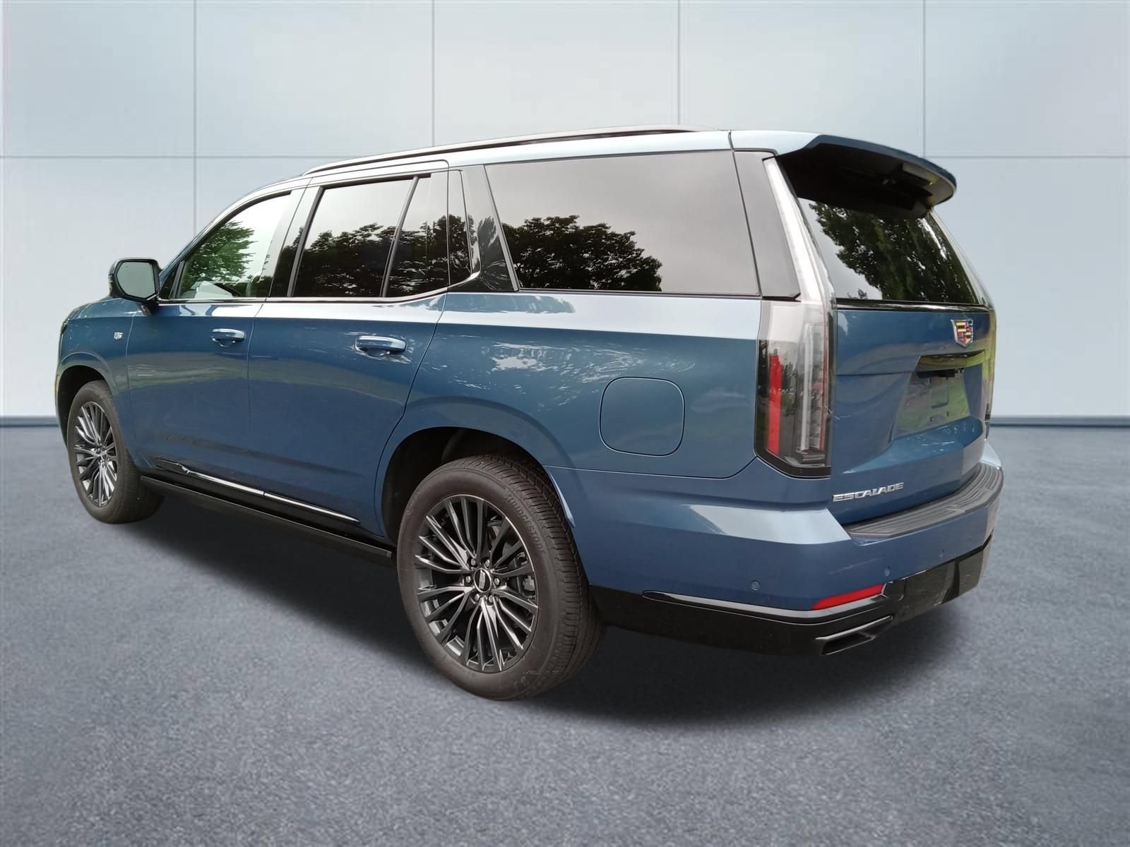 Certified 2026 Cadillac Escalade Platinum Sport AWD/4WD image 3