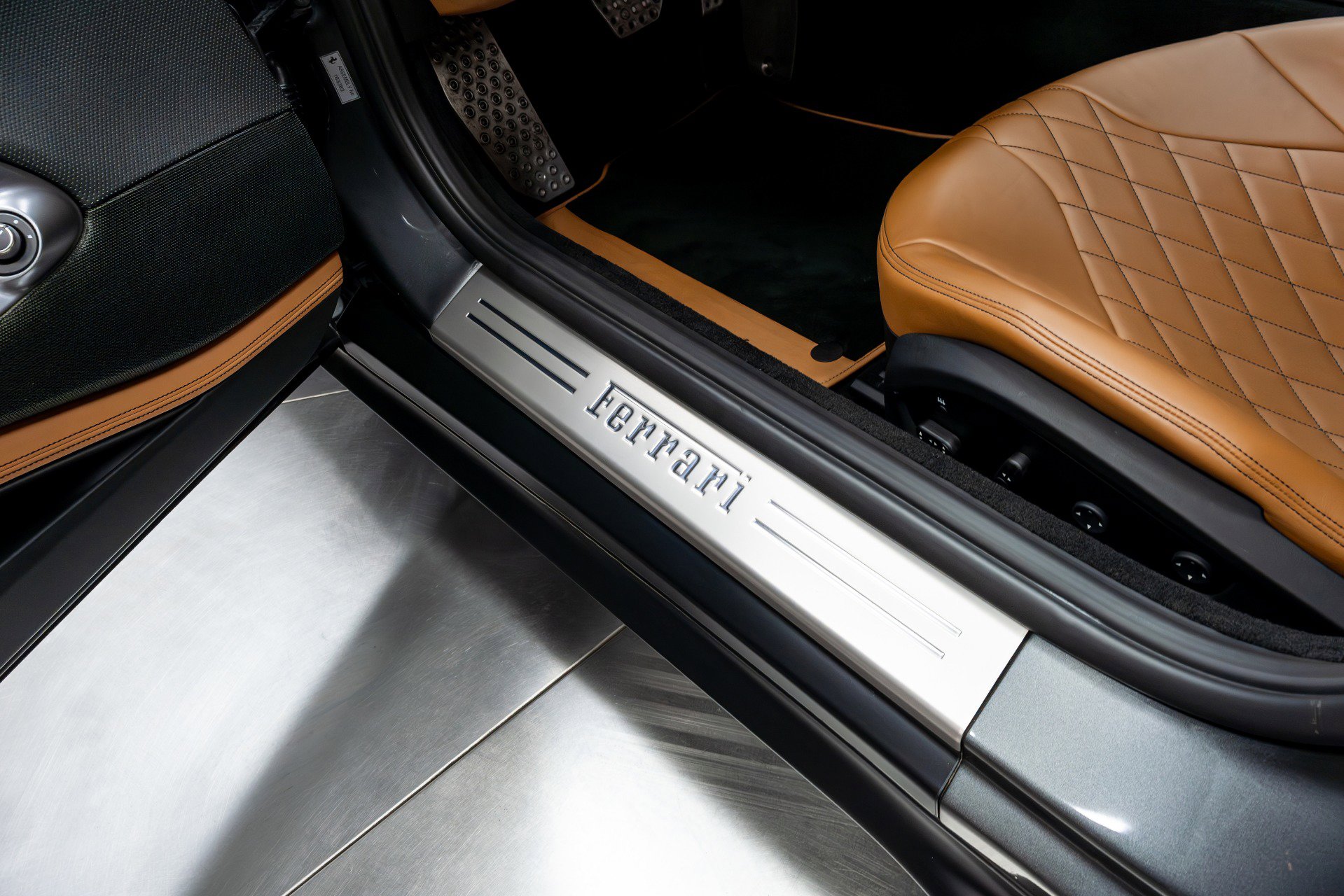 Used 2020 Ferrari 812 Superfast RWD image 57