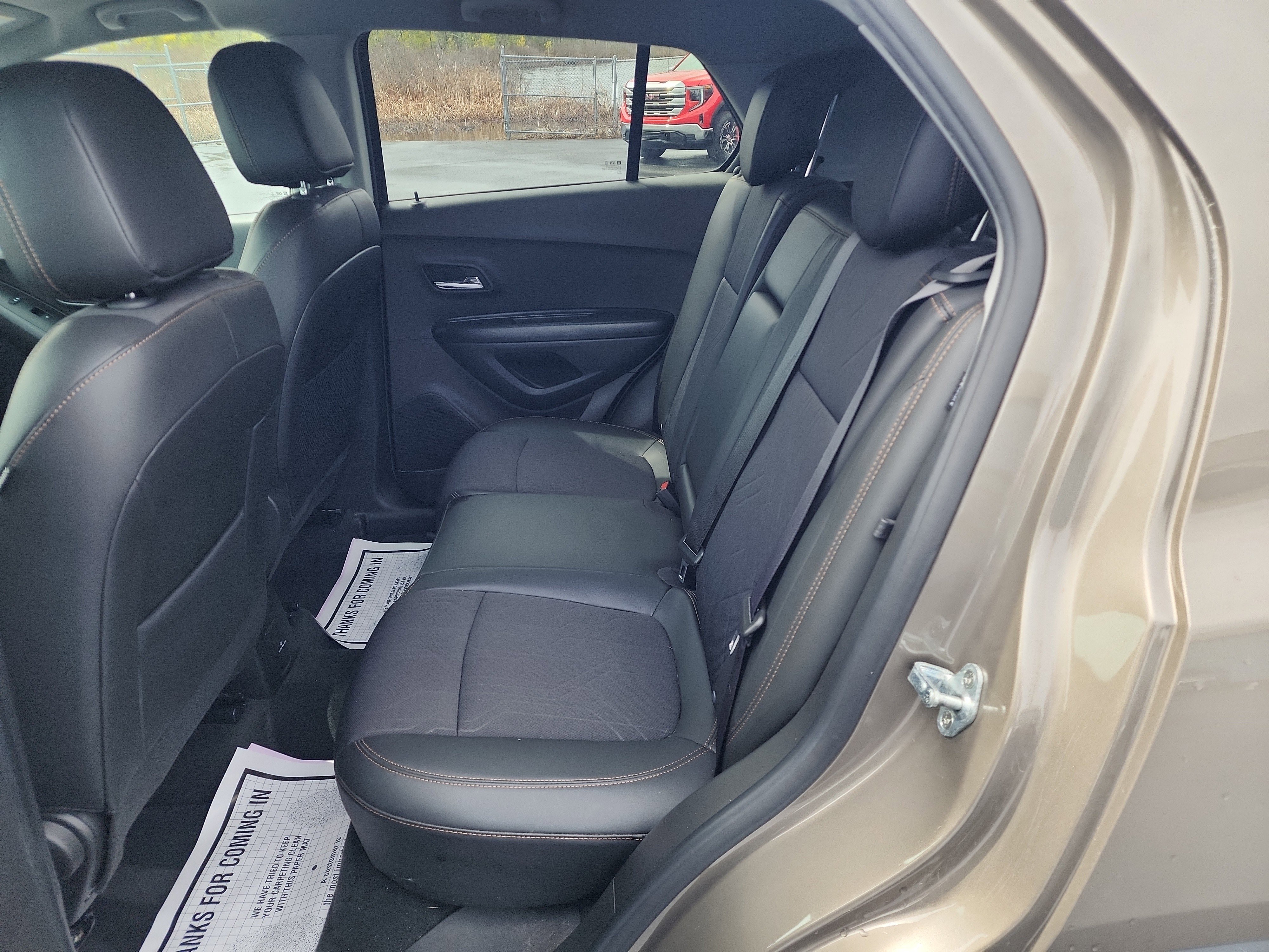 Used 2021 Chevrolet Trax LT w/ LT Convenience Package image 23