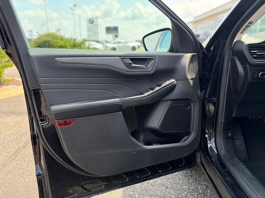 Used 2023 Ford Escape Active w/ Tech Pack #1 AWD/4WD image 19