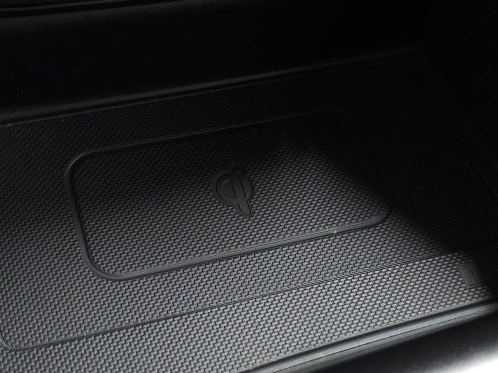 Used 2020 Hyundai Santa Fe Limited w/ Cargo Package image 33