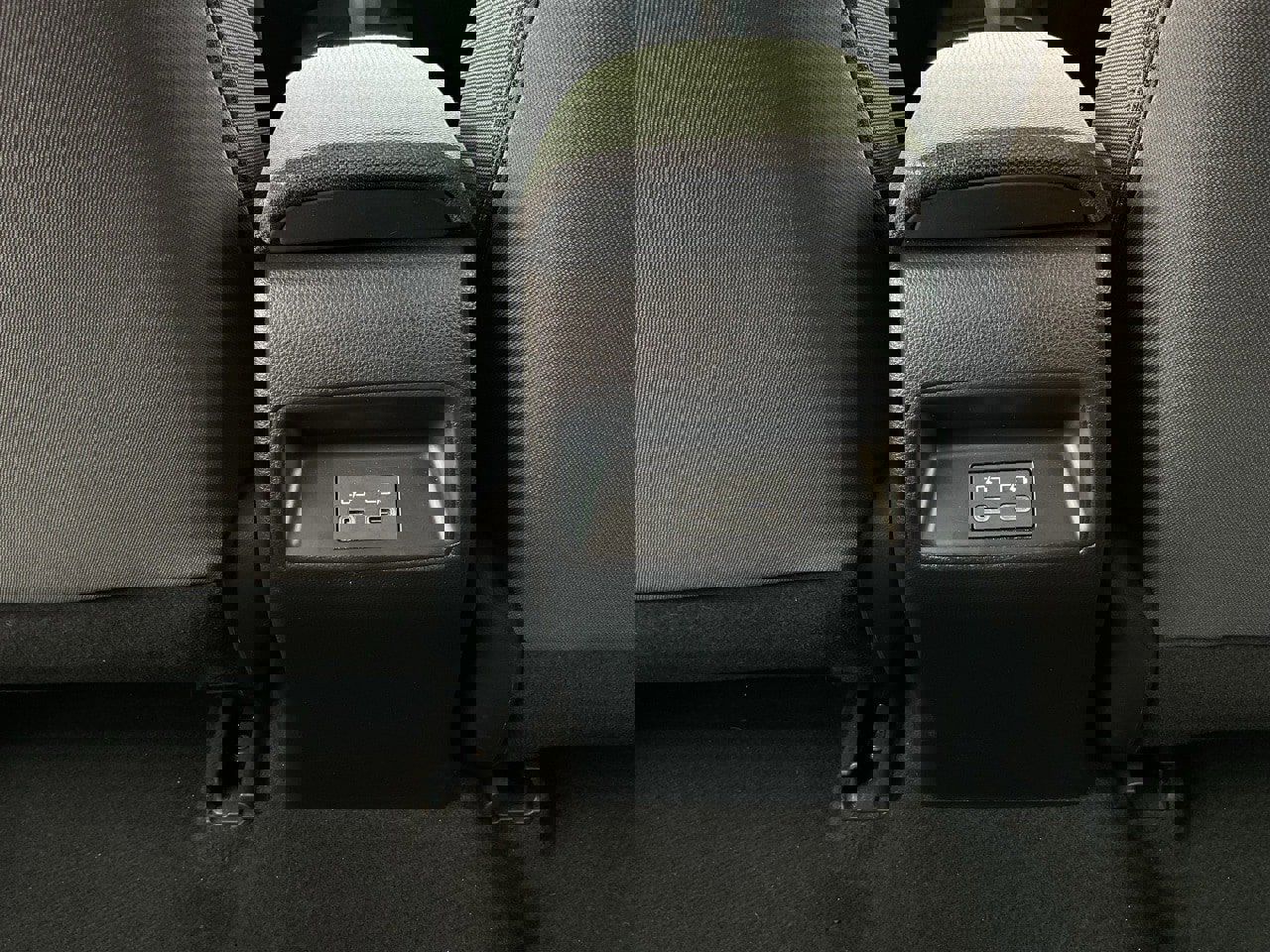 Used 2025 Toyota Corolla LE image 18