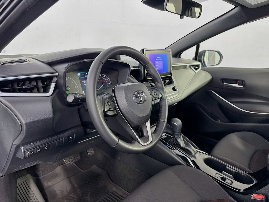 Used 2025 Toyota Corolla SE FWD image 12