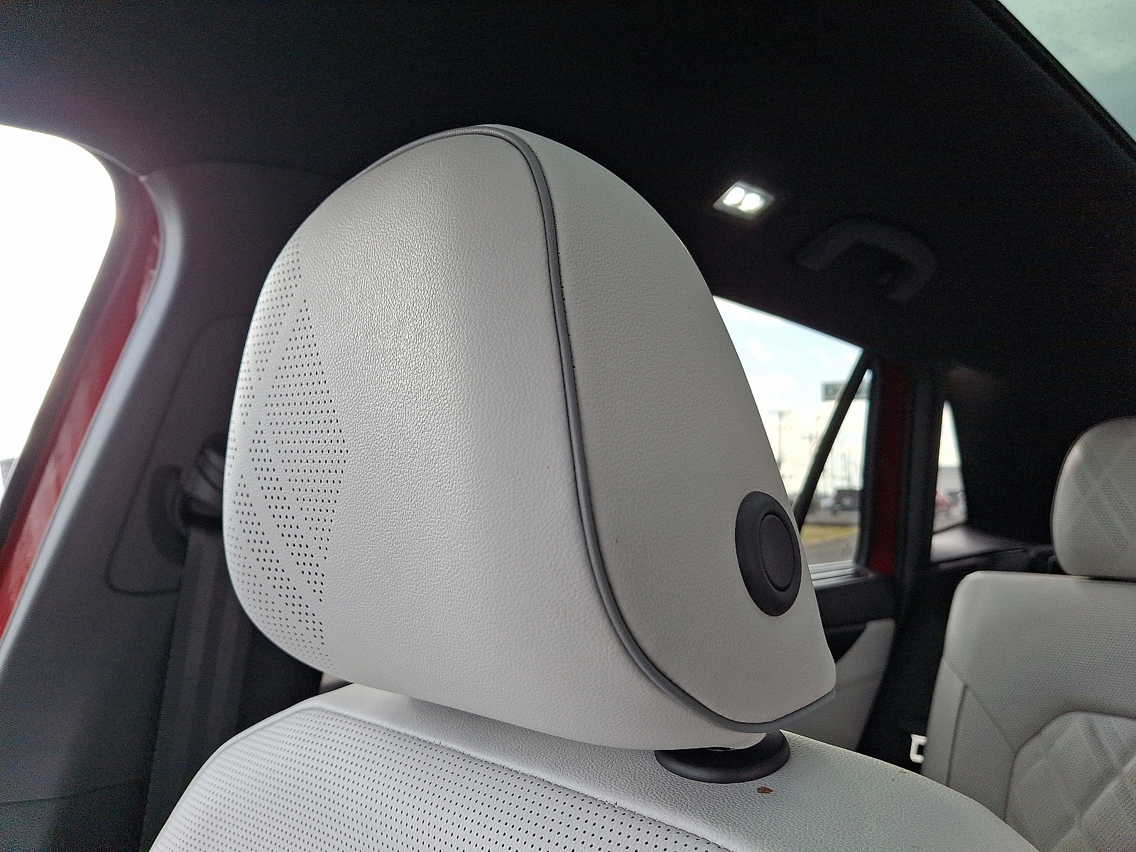 Used 2025 Volkswagen Atlas Cross Sport SEL Premium R-Line image 13