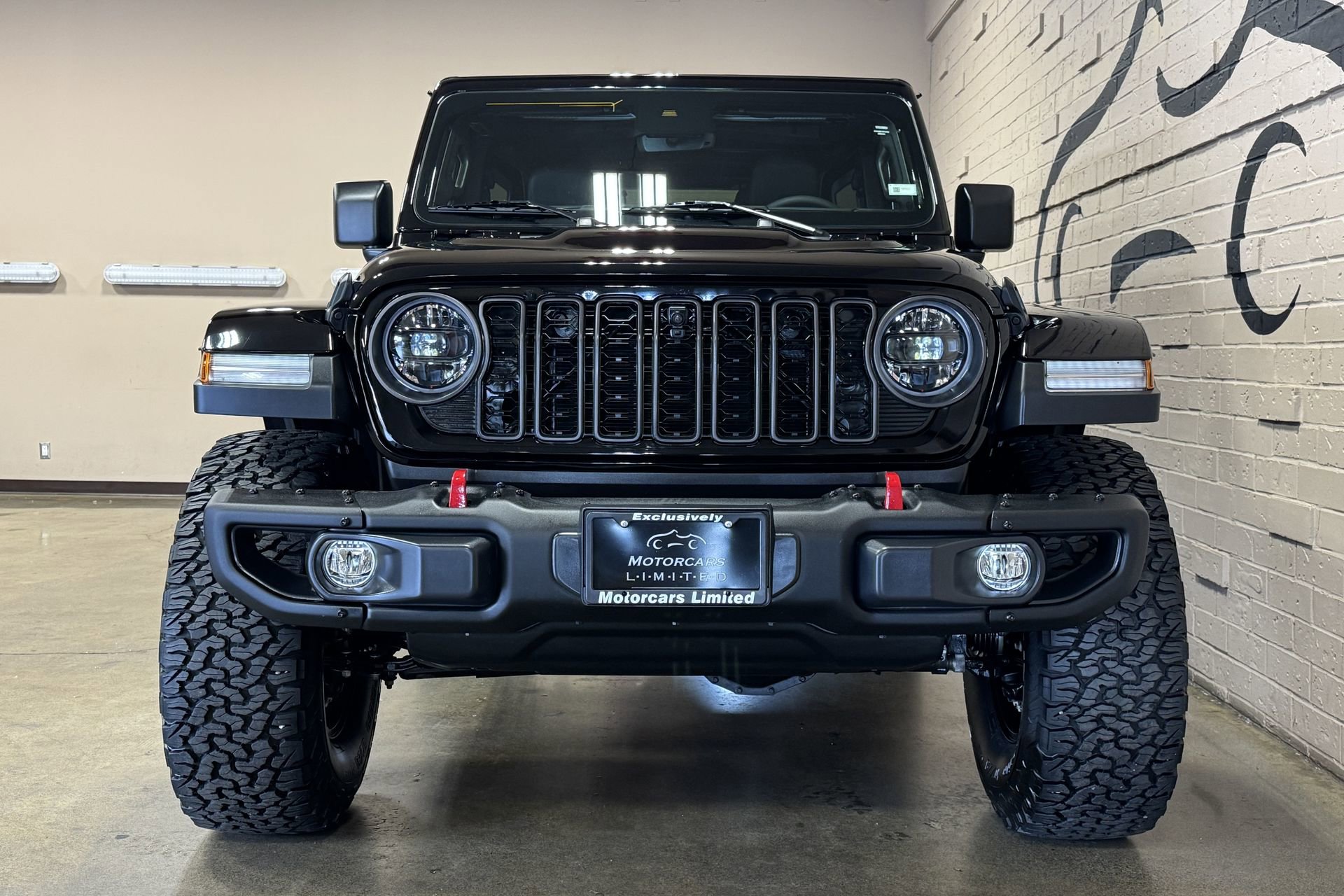 Used 2024 Jeep Wrangler Unlimited Rubicon AWD/4WD image 13
