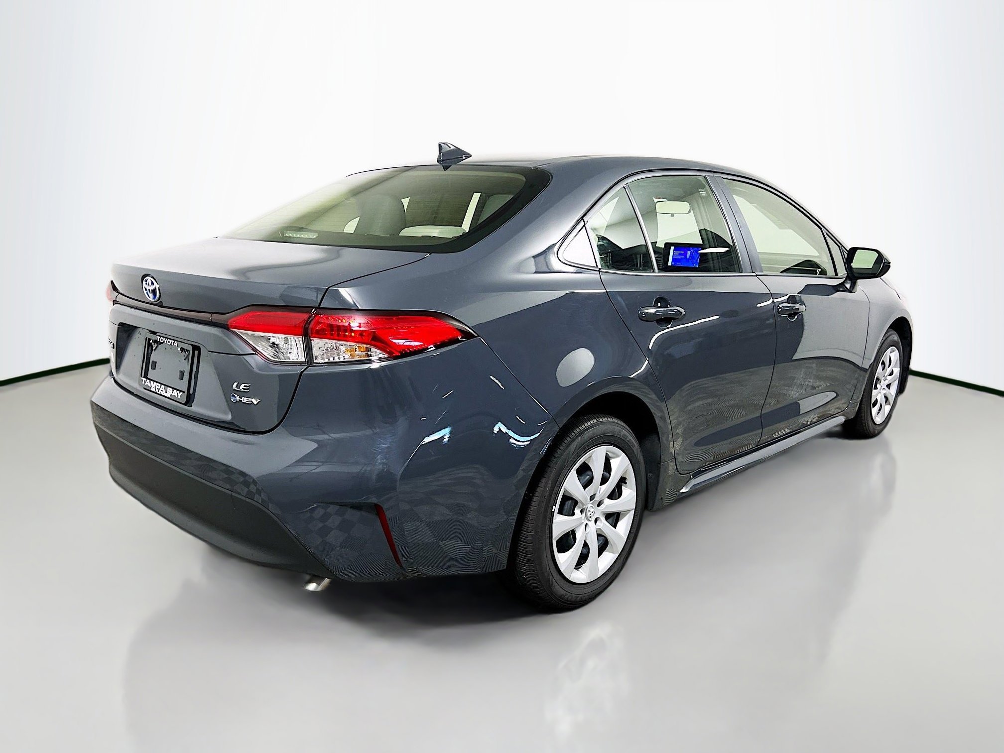 Used 2025 Toyota Corolla LE image 4