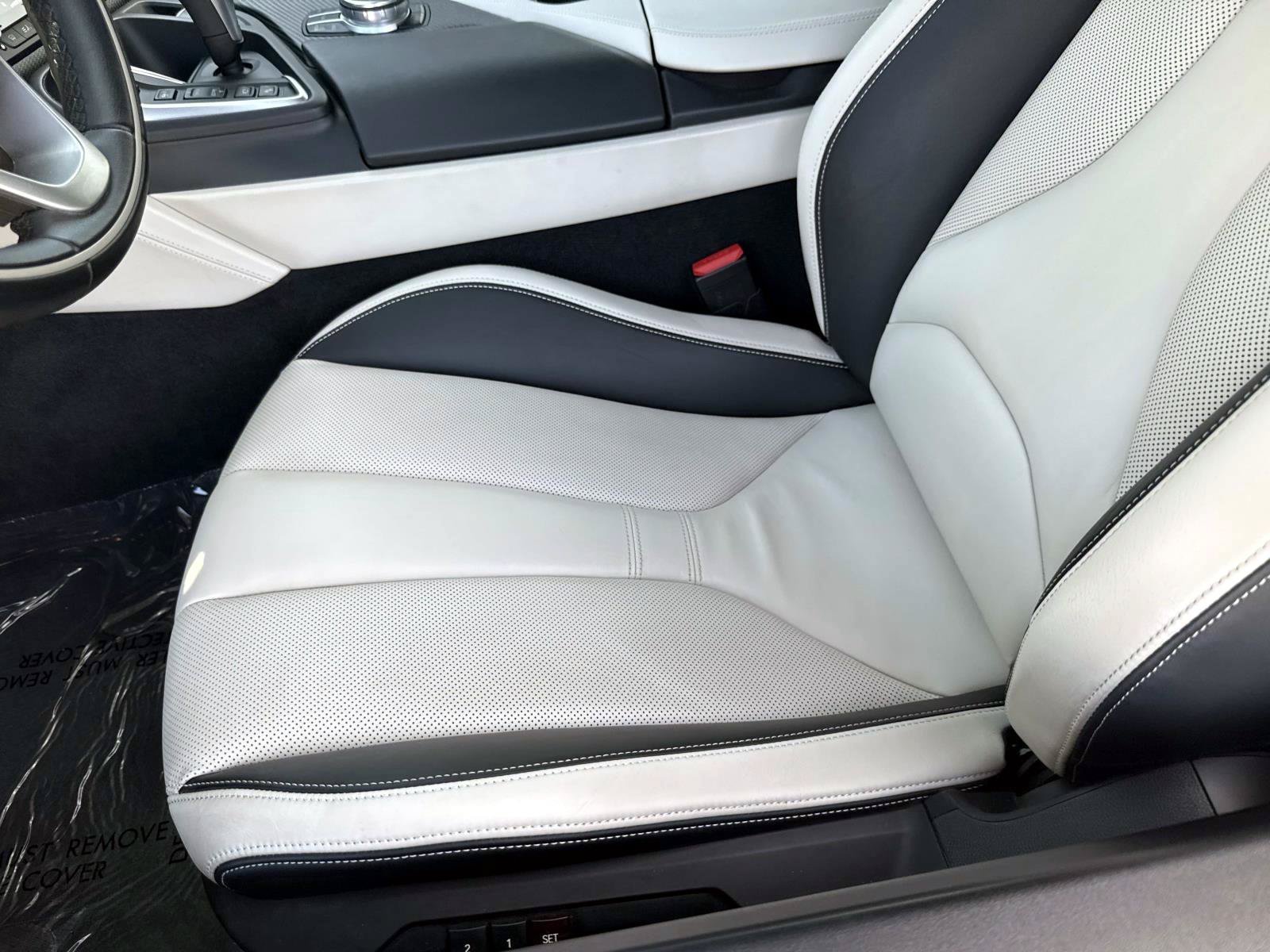 Used 2019 BMW i8 Roadster AWD/4WD image 18