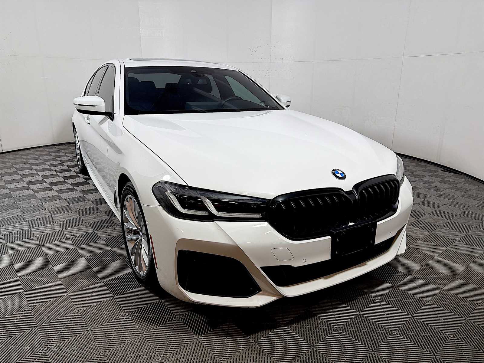 Used 2023 BMW 530i xDrive w/ M Sport Package AWD/4WD image 2