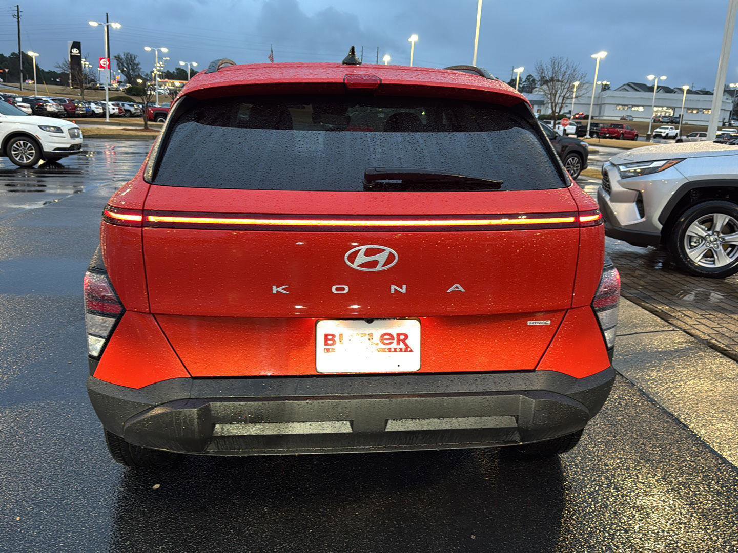Used 2025 Hyundai Kona SEL image 4