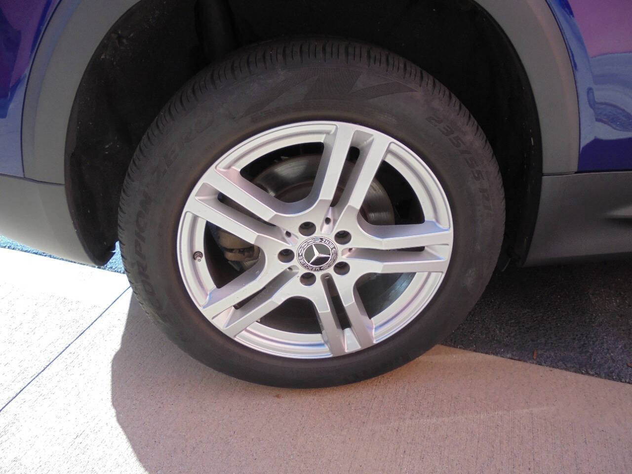 Used 2020 Mercedes-Benz GLB 250 4MATIC w/ Premium Package image 25