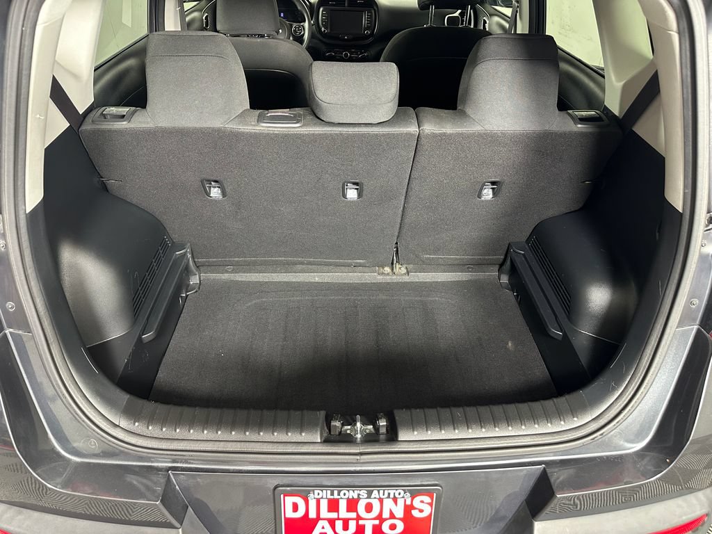 Used 2022 Kia Soul LX w/ Technology Package FWD image 6