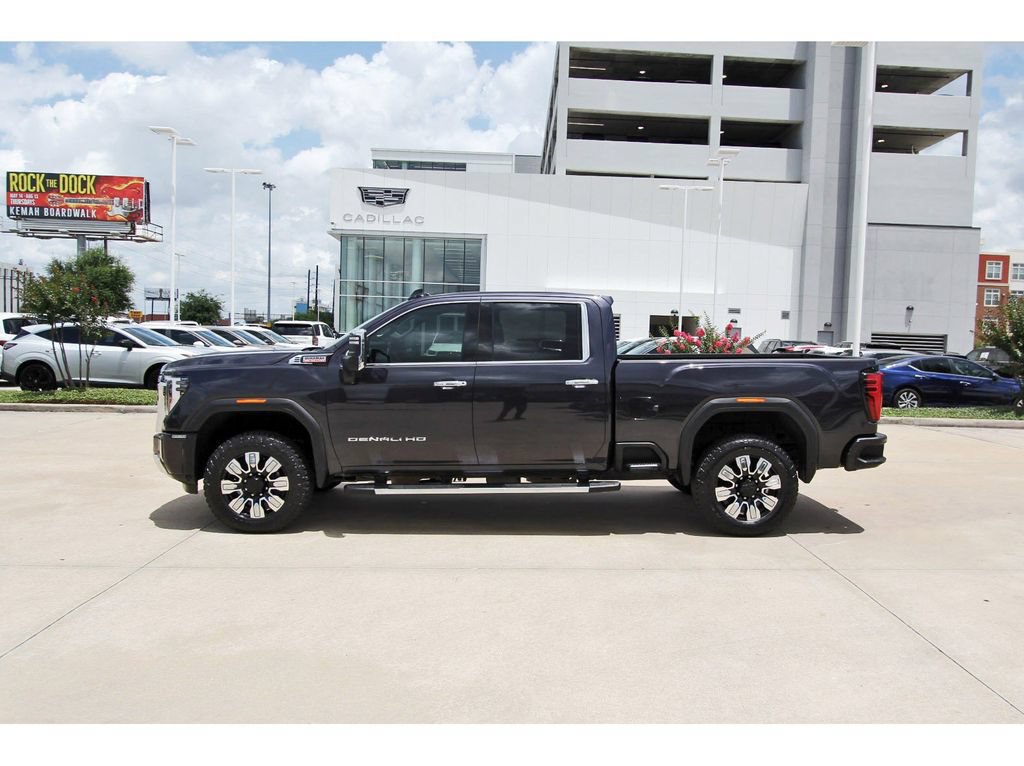 Used 2025 GMC Sierra 2500 Denali w/ Denali Reserve Package AWD/4WD image 3