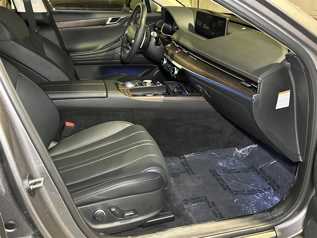 Used 2024 Genesis G80 image 10