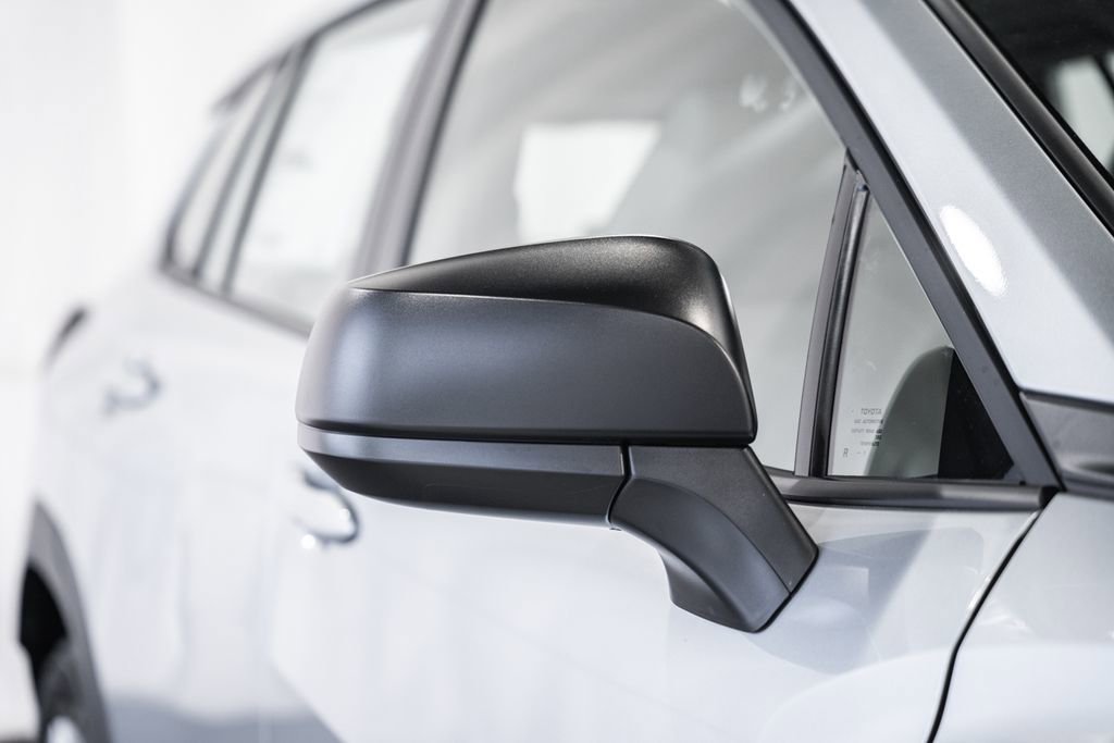 New 2026 Toyota Corolla Cross L image 11