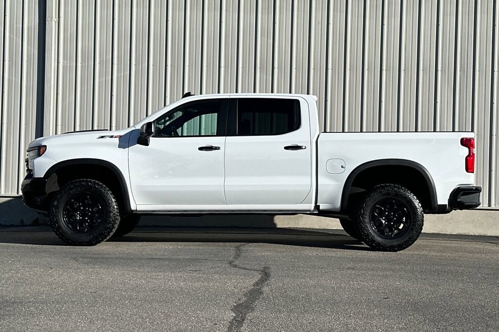 Used 2025 Chevrolet Silverado 1500 ZR2 w/ Technology Package image 7