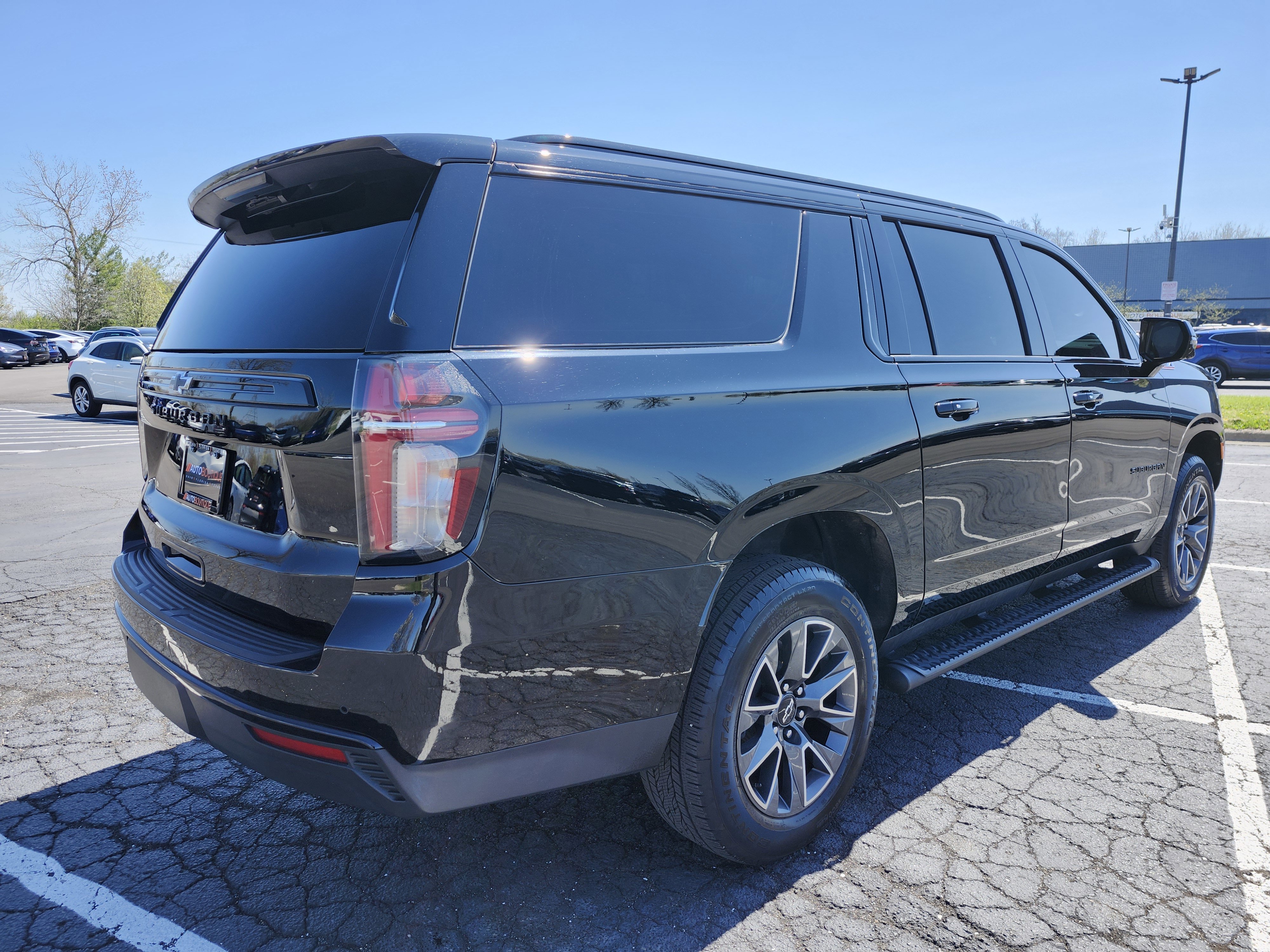 Used 2023 Chevrolet Suburban Z71 w/ Luxury Package image 20