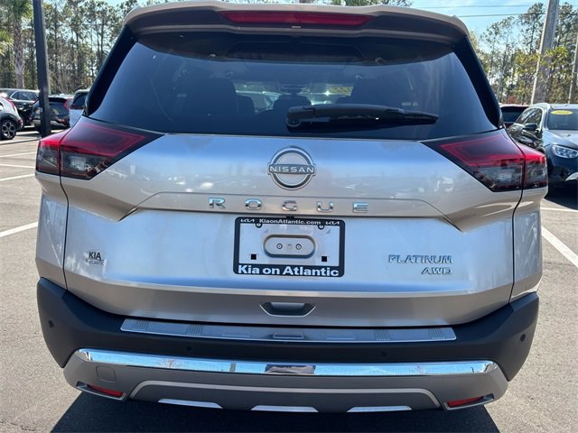 Used 2022 Nissan Rogue Platinum w/ Head-Up Display Package image 11