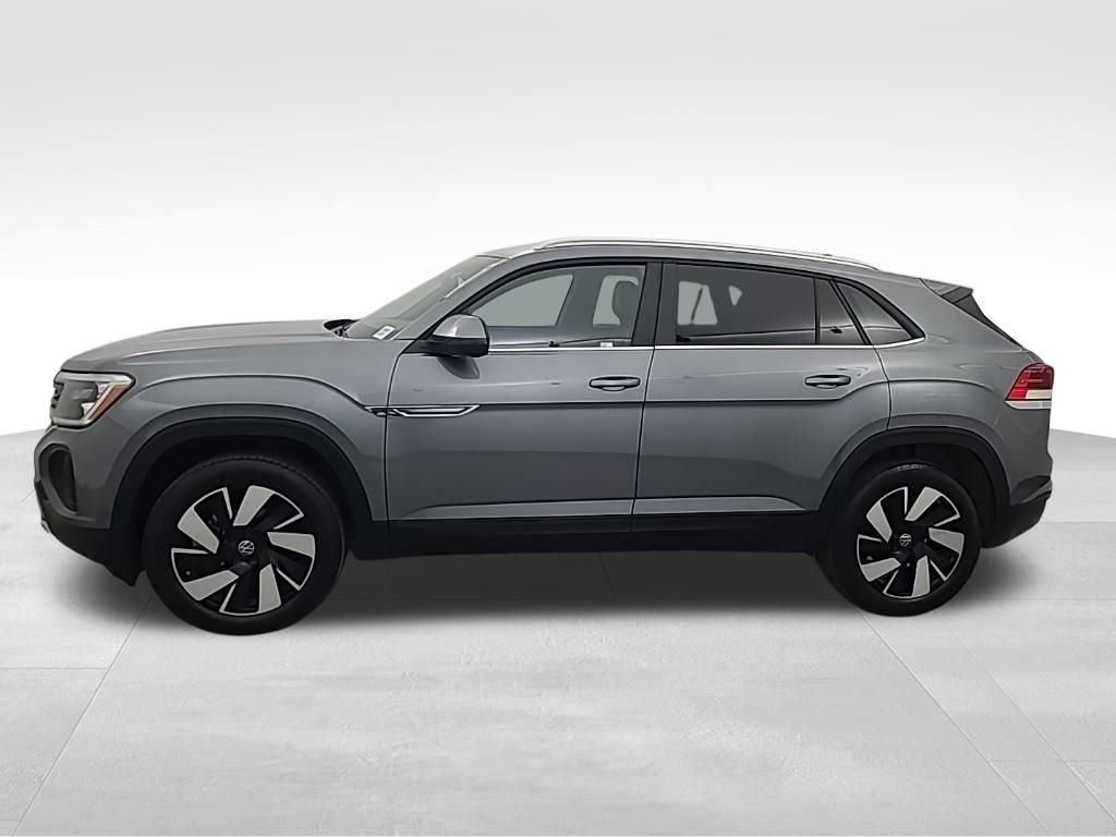 Used 2025 Volkswagen Atlas Cross Sport SE image 7