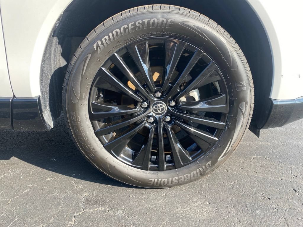 Used 2024 Toyota Venza Nightshade AWD/4WD image 14