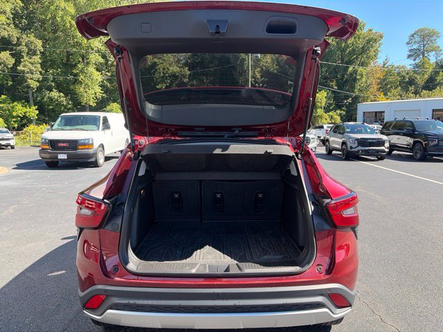 Used 2025 Chevrolet Trax LT w/ Driver Confidence Package FWD image 11