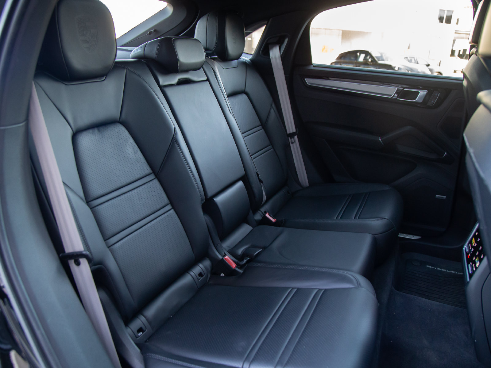 Certified 2023 Porsche Cayenne S AWD/4WD image 25